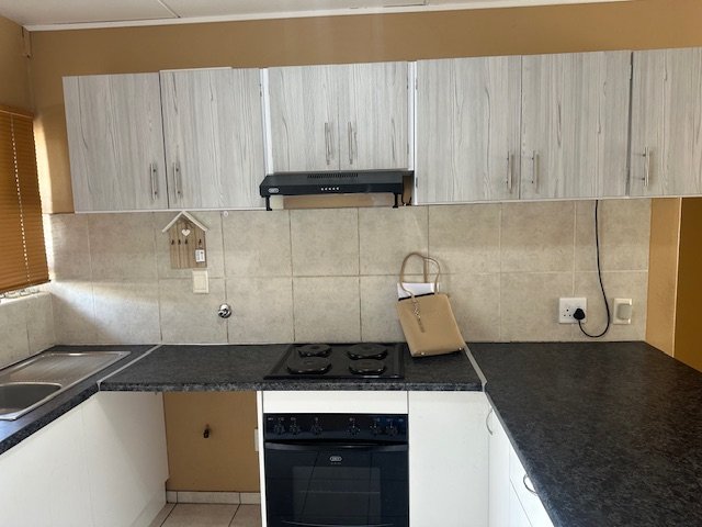 2 Bedroom Property for Sale in Maitland Western Cape